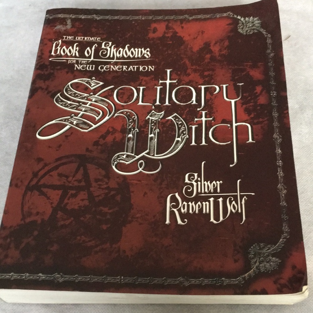 “Solitary Witch, The ultimate Book of Shadows for the new generation”